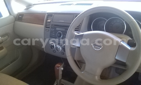 Acheter Neuf Voiture Nissan Tilda Bleu à Lilongwe, Malawi Acheter Neuf Voiture Nissan Tilda Bleu à Lilongwe, Malawi