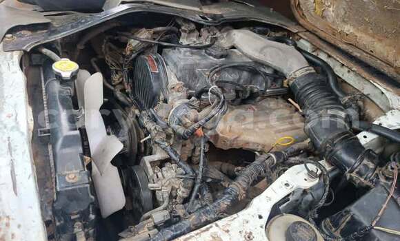 Buy Used Nissan AD White Car in Blantyre in Malawi Buy Used Nissan AD White Car in Blantyre in Malawi