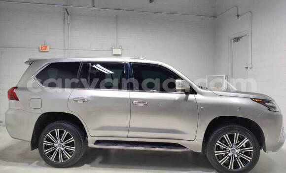 Buy Used Lexus LX 570 Silver Car in Chikwawa in Chikwawa Buy Used Lexus LX 570 Silver Car in Chikwawa in Chikwawa