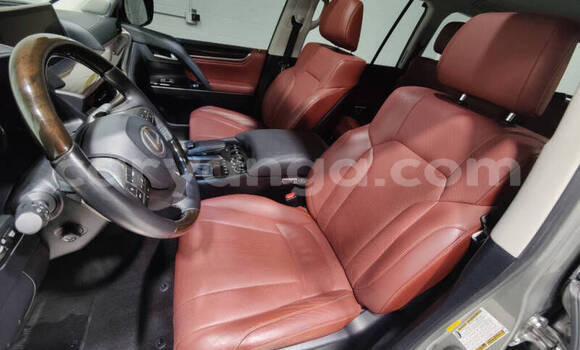 Buy Used Lexus LX 570 Silver Car in Chikwawa in Chikwawa Buy Used Lexus LX 570 Silver Car in Chikwawa in Chikwawa