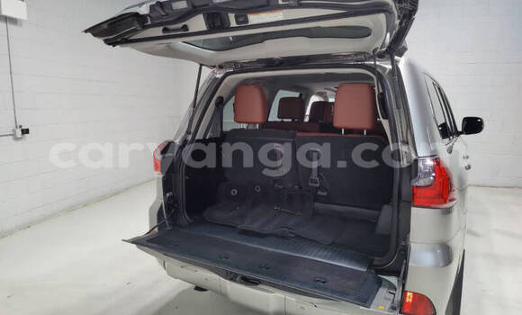 Buy Used Lexus LX 570 Silver Car in Chikwawa in Chikwawa Buy Used Lexus LX 570 Silver Car in Chikwawa in Chikwawa