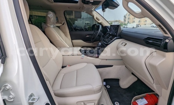 Buy Used Toyota Land Cruiser White Car in Lilongwe in Malawi Buy Used Toyota Land Cruiser White Car in Lilongwe in Malawi