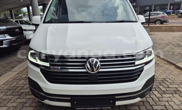 Buy Used Volkswagen Caravelle White Car in Lilongwe in Malawi