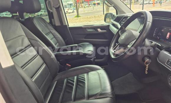 Buy Used Volkswagen Caravelle White Car in Lilongwe in Malawi Buy Used Volkswagen Caravelle White Car in Lilongwe in Malawi