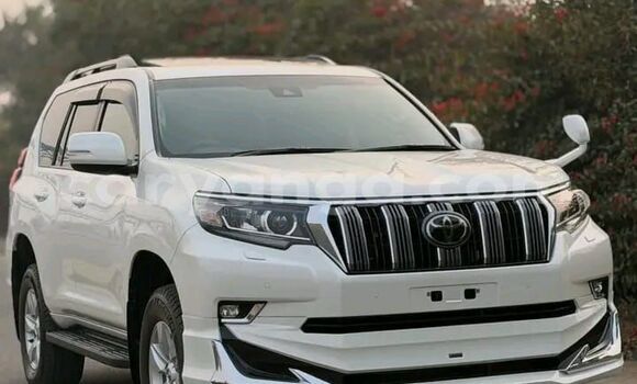 Buy Used Toyota Land Cruiser Prado White Car in Lilongwe in Malawi