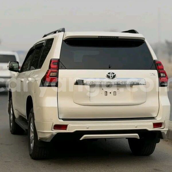 Big with watermark toyota land cruiser prado malawi lilongwe 16412