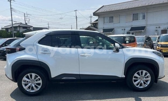 Buy Used Toyota Yaris White Car in Lilongwe in Malawi Buy Used Toyota Yaris White Car in Lilongwe in Malawi