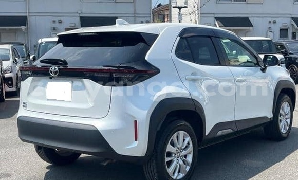 Buy Used Toyota Yaris White Car in Lilongwe in Malawi Buy Used Toyota Yaris White Car in Lilongwe in Malawi