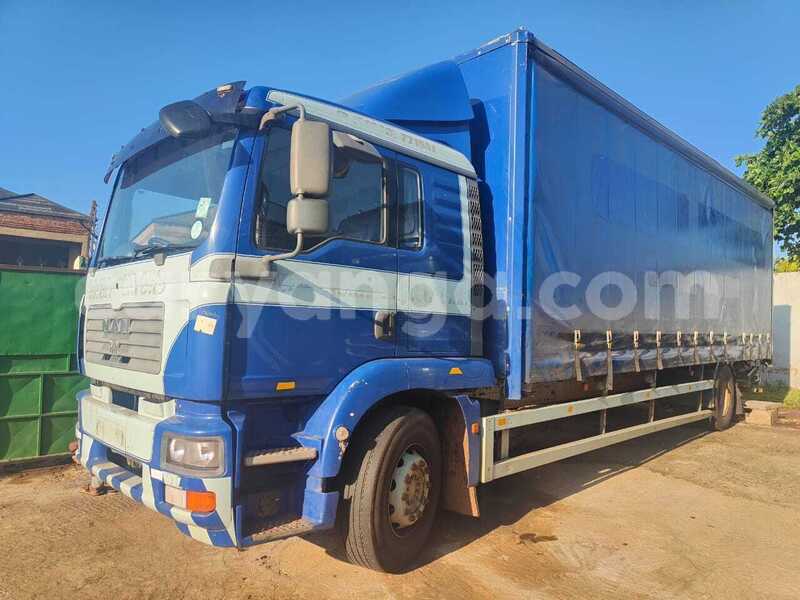 Big with watermark man silent malawi lilongwe 16434