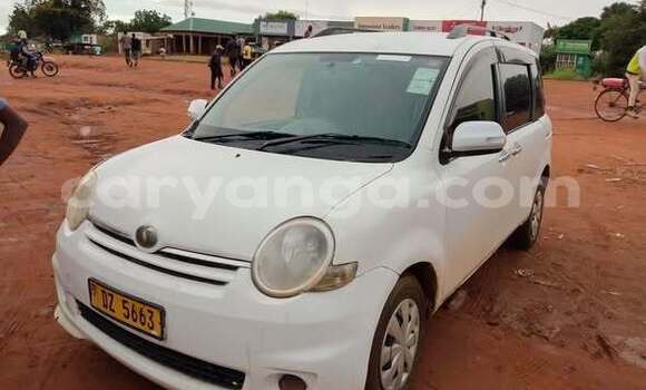 Buy Used Toyota Sienta White Car in Blantyre in Malawi Buy Used Toyota Sienta White Car in Blantyre in Malawi