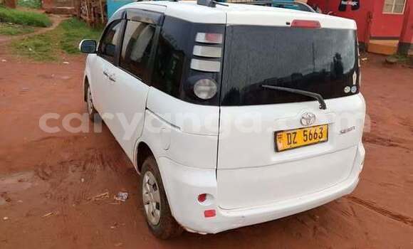 Buy Used Toyota Sienta White Car in Blantyre in Malawi Buy Used Toyota Sienta White Car in Blantyre in Malawi