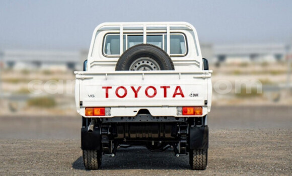 Acheter Occasion Voiture Toyota Land Cruiser Blanc à Lilongwe, Malawi Acheter Occasion Voiture Toyota Land Cruiser Blanc à Lilongwe, Malawi