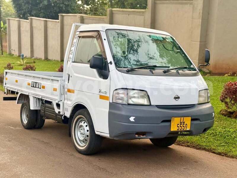 Big with watermark nissan vanette malawi lilongwe 16480