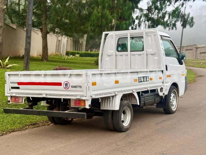 Big with watermark nissan vanette malawi lilongwe 16480