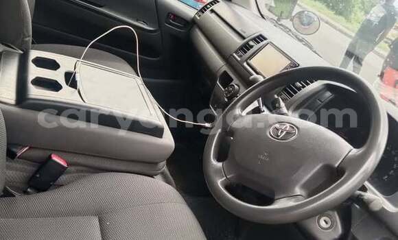 Buy Used Toyota Hiace Blue Car in Chikwawa in Chikwawa Buy Used Toyota Hiace Blue Car in Chikwawa in Chikwawa