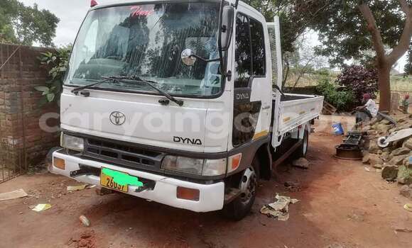 Buy Used Toyota Dyna White Truck in Blantyre in Malawi