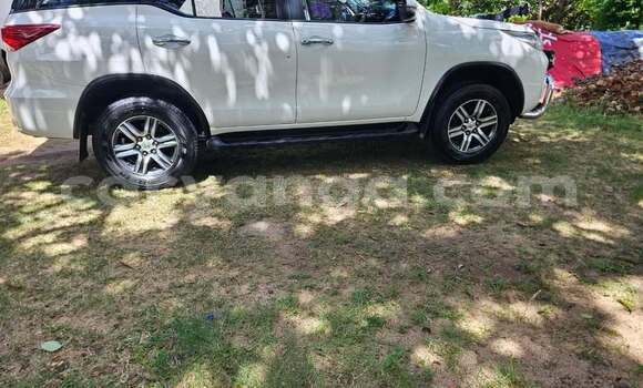 Buy Used Toyota Fortuner White Car in Blantyre in Malawi