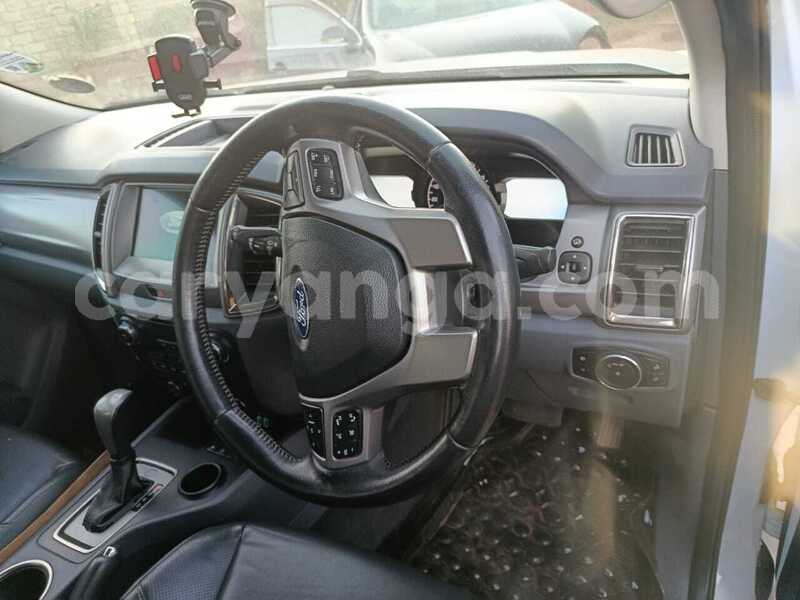 Big with watermark ford everest malawi lilongwe 16507