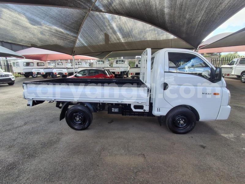 Big with watermark hyundai h200 malawi lilongwe 16516