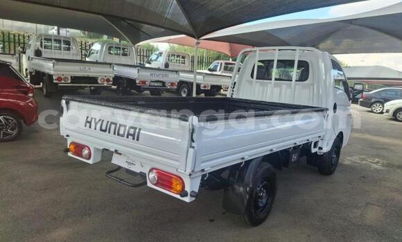 Nunua Ilio tumika Hyundai H200 White Gari ndani ya Lilongwe nchini Malawi Nunua Ilio tumika Hyundai H200 White Gari ndani ya Lilongwe nchini Malawi