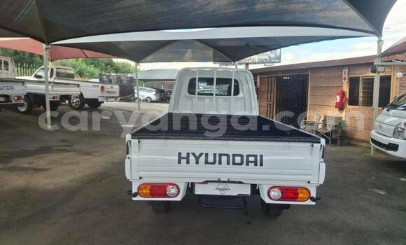 Nunua Ilio tumika Hyundai H200 White Gari ndani ya Lilongwe nchini Malawi Nunua Ilio tumika Hyundai H200 White Gari ndani ya Lilongwe nchini Malawi