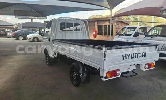 Nunua Ilio tumika Hyundai H200 White Gari ndani ya Lilongwe nchini Malawi Nunua Ilio tumika Hyundai H200 White Gari ndani ya Lilongwe nchini Malawi