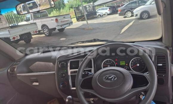 Nunua Ilio tumika Hyundai H200 White Gari ndani ya Lilongwe nchini Malawi Nunua Ilio tumika Hyundai H200 White Gari ndani ya Lilongwe nchini Malawi
