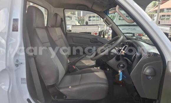 Nunua Ilio tumika Hyundai H200 White Gari ndani ya Lilongwe nchini Malawi Nunua Ilio tumika Hyundai H200 White Gari ndani ya Lilongwe nchini Malawi