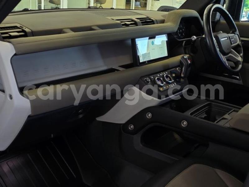 Big with watermark land rover defender malawi lilongwe 16519