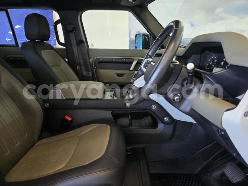 Big with watermark land rover defender malawi lilongwe 16519