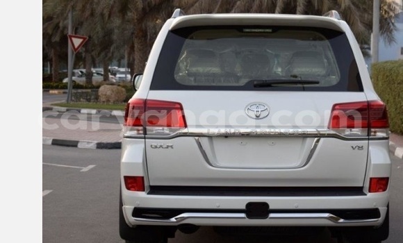Buy Used Toyota Land Cruiser White Car in Lilongwe in Malawi Buy Used Toyota Land Cruiser White Car in Lilongwe in Malawi