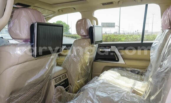 Buy Used Toyota Land Cruiser White Car in Lilongwe in Malawi Buy Used Toyota Land Cruiser White Car in Lilongwe in Malawi