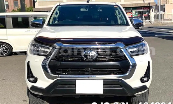 Buy Used Toyota Hiluxe Revo White Car in Lilongwe in Malawi
