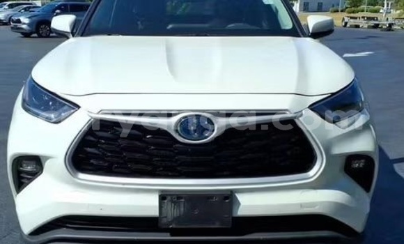 Acheter Occasion Voiture Toyota Highlander Blanc à Lilongwe, Malawi