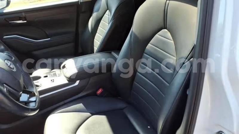 Big with watermark toyota highlander malawi lilongwe 16532