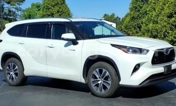 Buy Used Toyota Highlander White Car in Lilongwe in Malawi Buy Used Toyota Highlander White Car in Lilongwe in Malawi