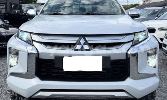 Buy Used Mitsubishi L200 White Car in Lilongwe in Malawi Buy Used Mitsubishi L200 White Car in Lilongwe in Malawi
