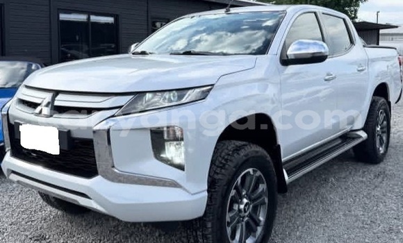 Buy Used Mitsubishi L200 White Car in Lilongwe in Malawi Buy Used Mitsubishi L200 White Car in Lilongwe in Malawi