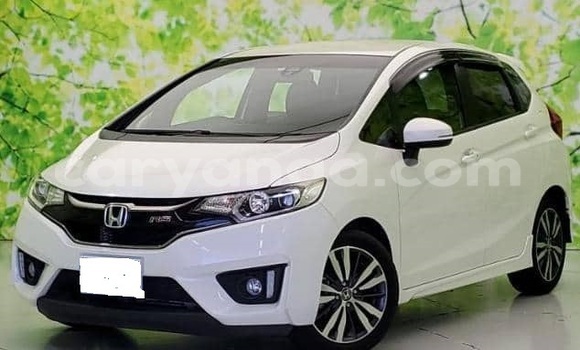 Buy Used Honda FIT White Car in Lilongwe in Malawi