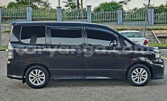 Acheter Occasion Voiture Toyota Voxy Noir à Blantyre, Malawi Acheter Occasion Voiture Toyota Voxy Noir à Blantyre, Malawi