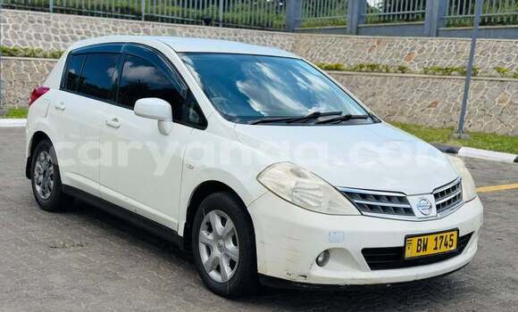 Acheter Occasion Voiture Nissan Tiida Blanc à Blantyre, Malawi Acheter Occasion Voiture Nissan Tiida Blanc à Blantyre, Malawi