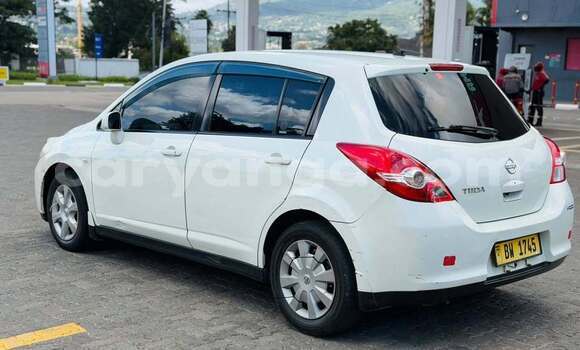 Acheter Occasion Voiture Nissan Tiida Blanc à Blantyre, Malawi Acheter Occasion Voiture Nissan Tiida Blanc à Blantyre, Malawi