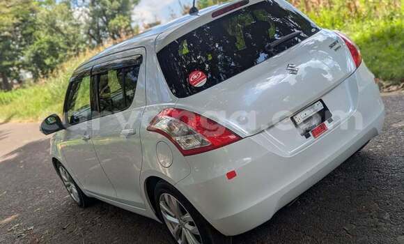 Acheter Occasion Voiture Suzuki Swift Blanc à Blantyre, Malawi Acheter Occasion Voiture Suzuki Swift Blanc à Blantyre, Malawi