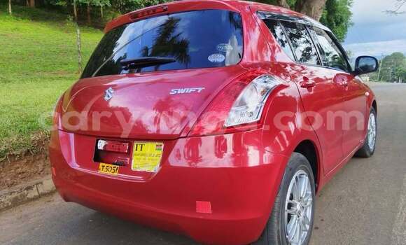Acheter Occasion Voiture Suzuki Swift Rouge à Blantyre, Malawi Acheter Occasion Voiture Suzuki Swift Rouge à Blantyre, Malawi