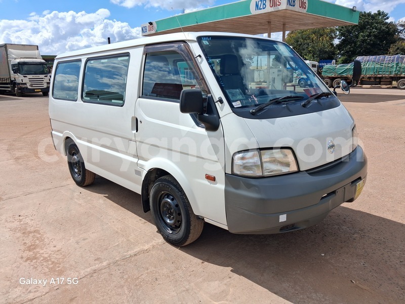 Big with watermark nissan vanette malawi lilongwe 16588