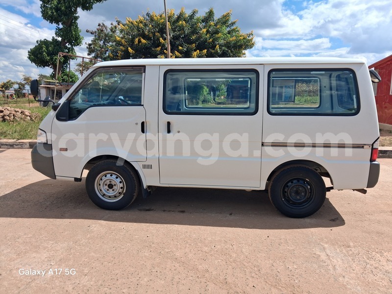 Big with watermark nissan vanette malawi lilongwe 16588