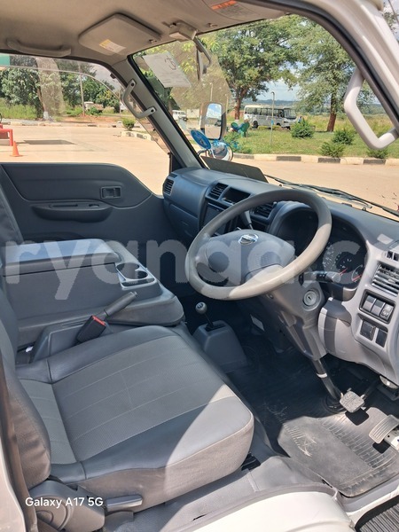 Big with watermark nissan vanette malawi lilongwe 16588