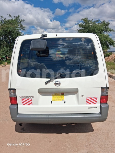 Big with watermark nissan vanette malawi lilongwe 16588