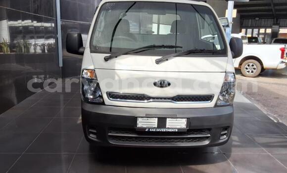 Buy Used Kia K7 White Car in Lilongwe in Malawi Buy Used Kia K7 White Car in Lilongwe in Malawi
