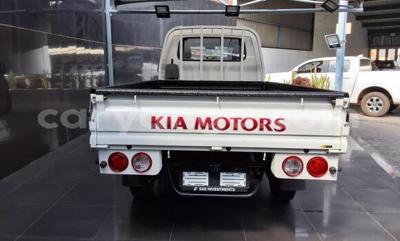 Buy Used Kia K7 White Car in Lilongwe in Malawi Buy Used Kia K7 White Car in Lilongwe in Malawi